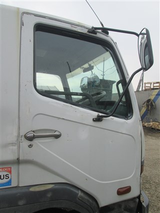 Дверь mitsubishi fuso 5т(fk728j) Mitsubishi Fuso Canter Миасс