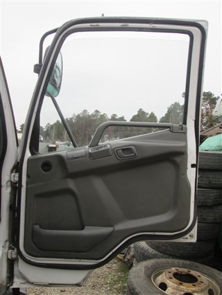 Дверь mitsubishi fuso 5т(fk728j) Mitsubishi Fuso Canter Миасс