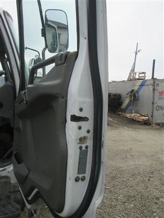 Дверь mitsubishi fuso 5т(fk728j) Mitsubishi Fuso Canter Миасс