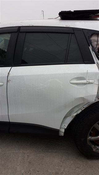 Дверь Mazda 5 Владивосток