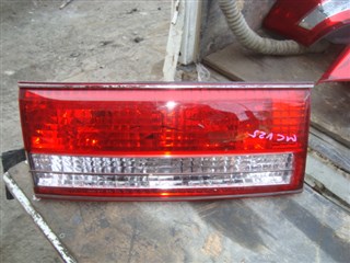 Вставка между стопов Toyota Mark II Qualis Владивосток