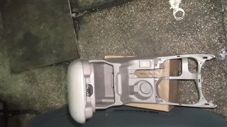 Консоль между сидений Suzuki Grand Escudo Новосибирск