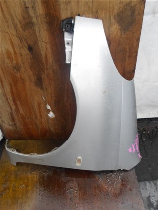 Крыло Toyota Funcargo Владивосток