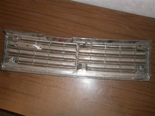 Решетка радиатора Mazda 929 Новосибирск