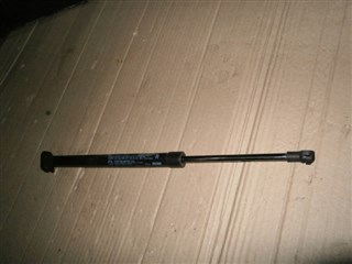 Амортизатор двери Mazda 5 Владивосток