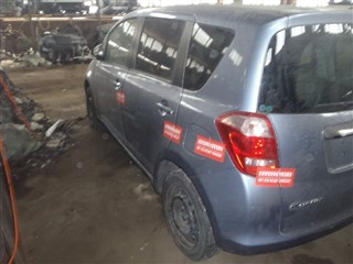 Стекло собачника Toyota Ractis Владивосток