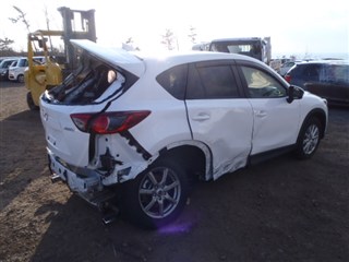 Вставка между стопов Mazda 5 Владивосток