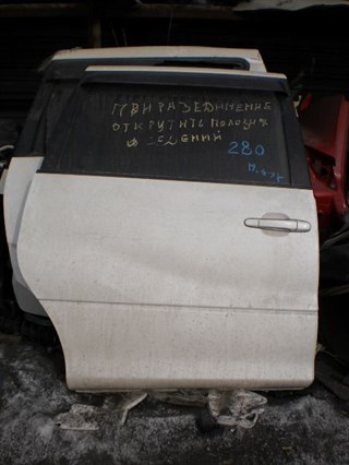Дверь Toyota Estima Hybrid Владивосток
