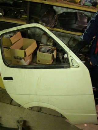 Дверь Toyota Hiace Новосибирск