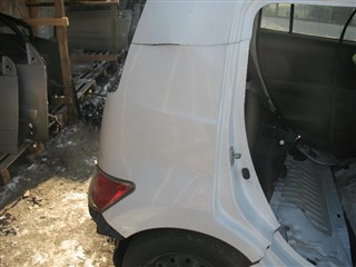 Крыло Toyota Bb Владивосток