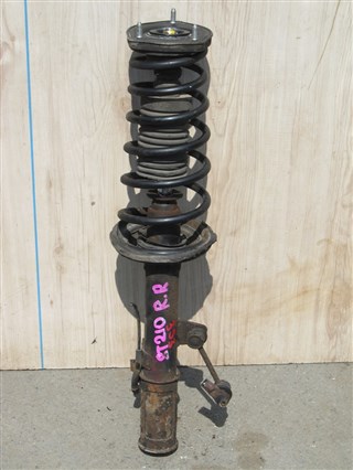 Стойка Toyota Carina Владивосток