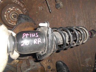 Стойка Toyota Prius Владивосток