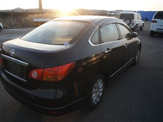 Стекло собачника Nissan Bluebird Sylphy Владивосток