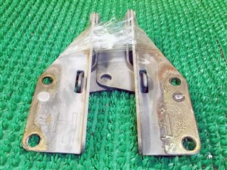 Петля капота Nissan R&#039;nessa Новосибирск