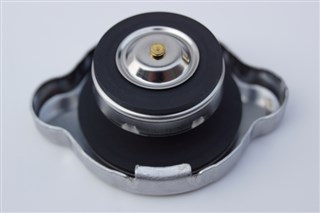 Крышка радиатора Nissan Juke Владивосток