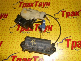 Замок Toyota Isis Уссурийск