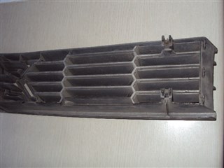 Решетка радиатора Mitsubishi Eterna Владивосток