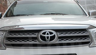 Решетка радиатора Toyota Fortuner Владивосток