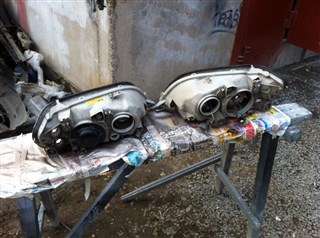 Фара Toyota Crown Athlete Владивосток