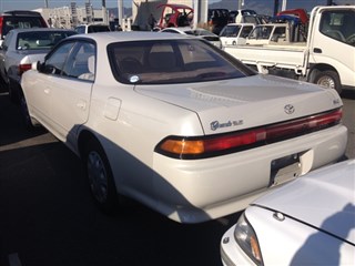 Вставка между стопов Toyota Mark II Владивосток