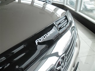 Спойлер люка Toyota Fortuner Владивосток