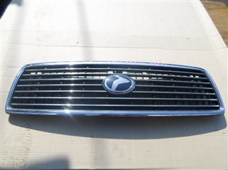 Решетка радиатора Toyota Progres Владивосток
