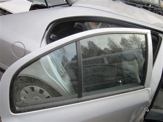 Стекло двери Skoda Octavia Томск