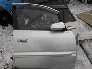 Дверь Subaru Traviq Владивосток