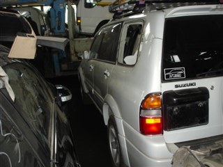 Крыло Suzuki Grand Escudo Владивосток