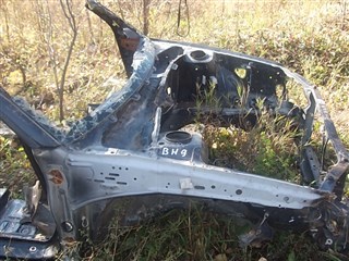 Половина кузова Subaru Lancaster Новосибирск