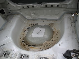 Днище багажника Suzuki SX4 Владивосток