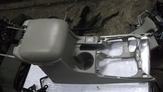 Бардачок между сиденьями Suzuki Grand Escudo Новосибирск
