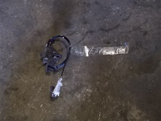 Замок капота Toyota Voxy Владивосток